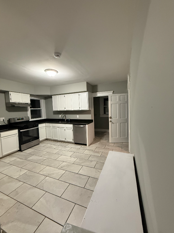 17 Reynolds St #2 - Photo 4 of 11