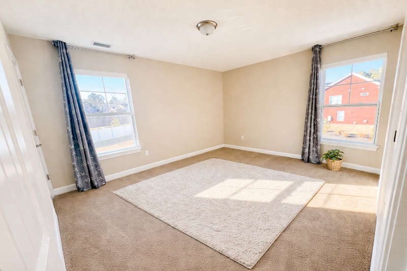 1300 Parkdale St - Photo 5 of 20