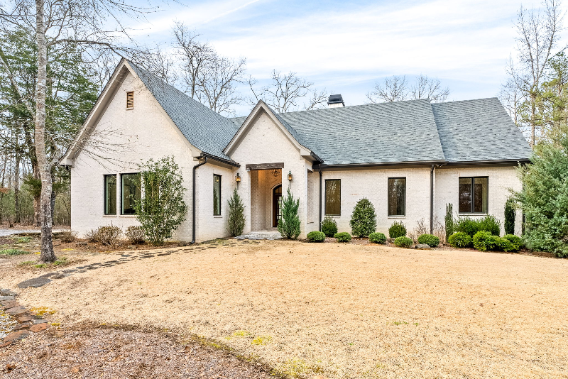 323 Lee Dr - Photo 2 of 27
