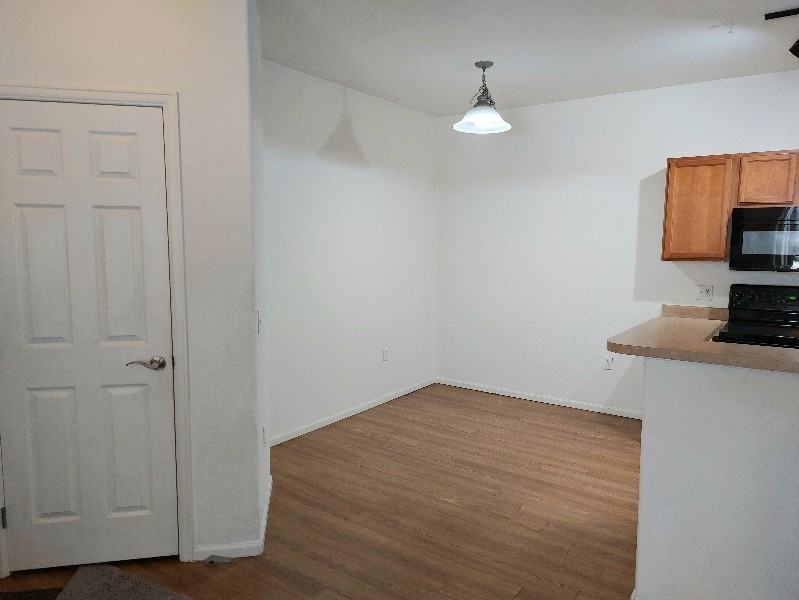 10733 Smile Rd - Photo 7 of 25