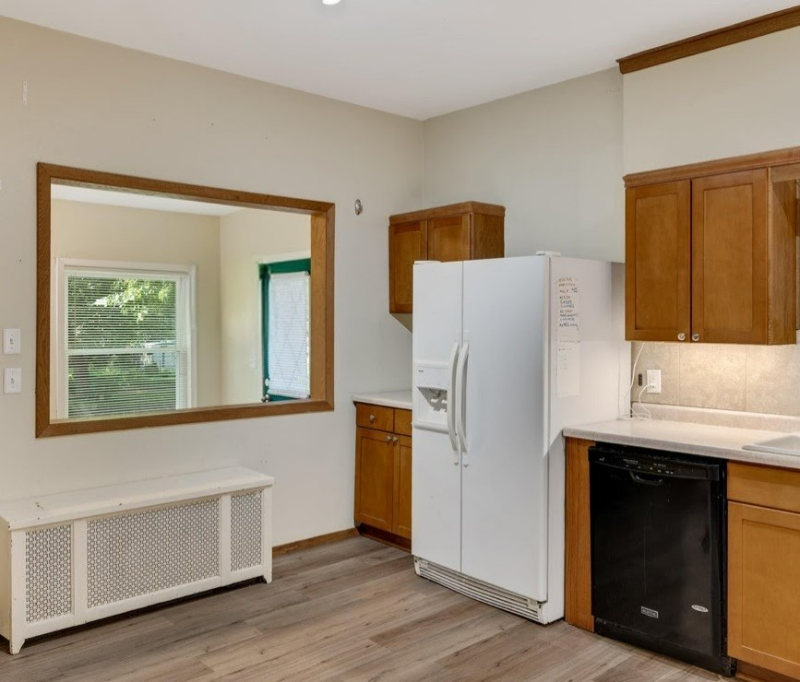 1128 6th St S #A - Photo 2 of 9