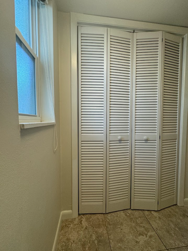 637 E Harwood St #1 - Photo 6 of 8