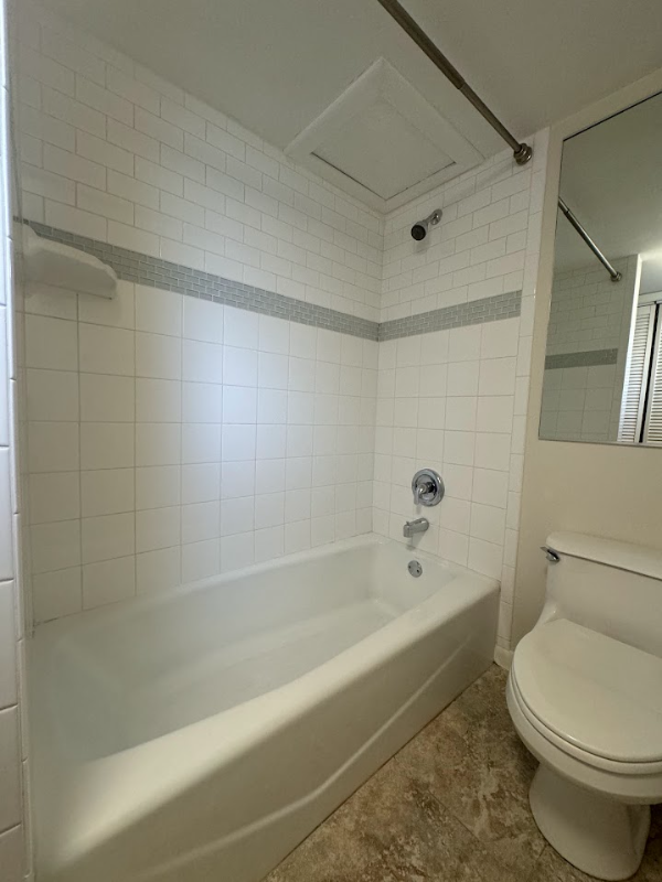 637 E Harwood St #1 - Photo 7 of 8