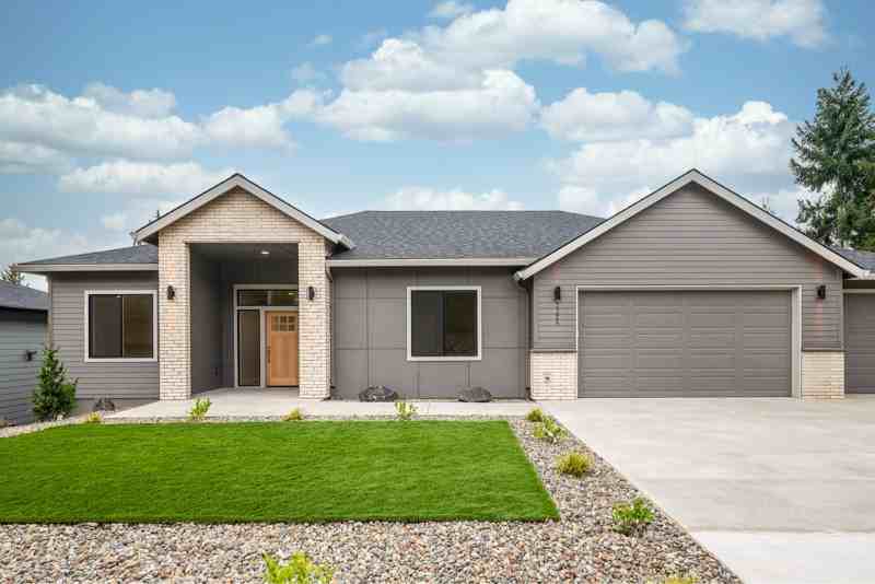 222 Curtis Dr - Photo 2 of 23