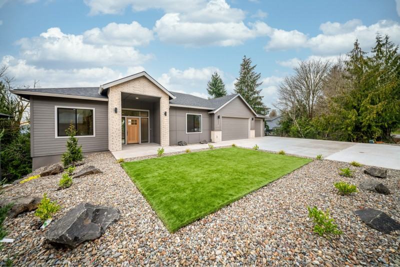 222 Curtis Dr - Photo 3 of 23