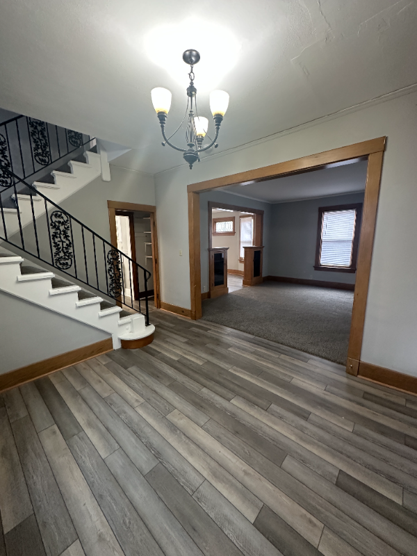 939 Pershing Ave - Photo 2 of 14