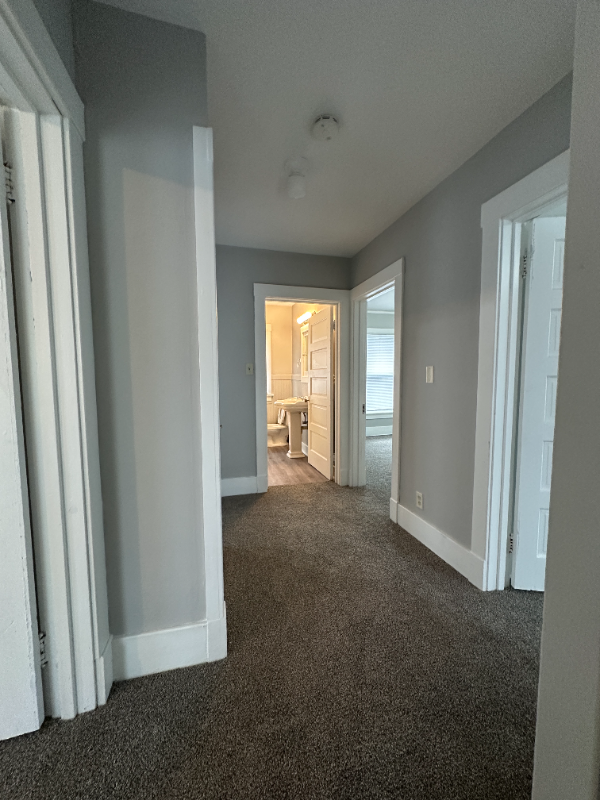 939 Pershing Ave - Photo 7 of 14