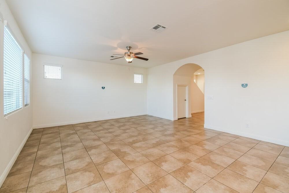 1951 N 55th Pl - Photo 5 of 17