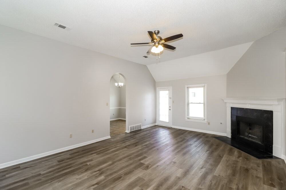 1806 Lichfield Ct - Photo 6 of 17