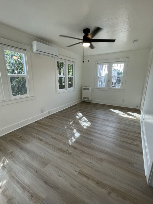 515 N Burlington Ave - Photo 7 of 20