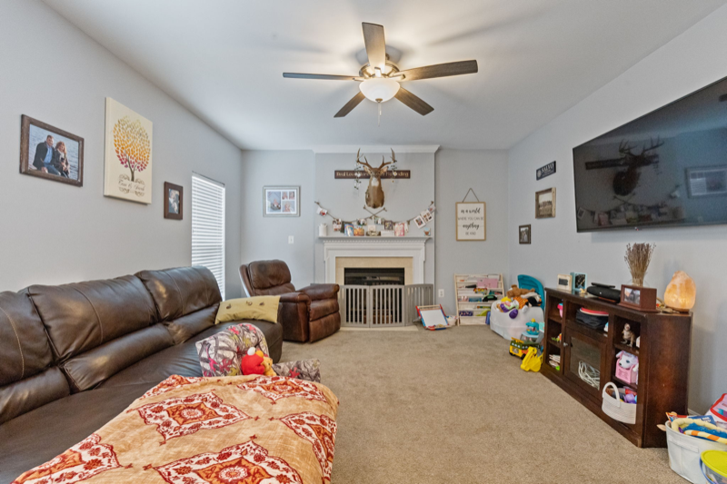 2953 Medford Dr - Photo 7 of 20