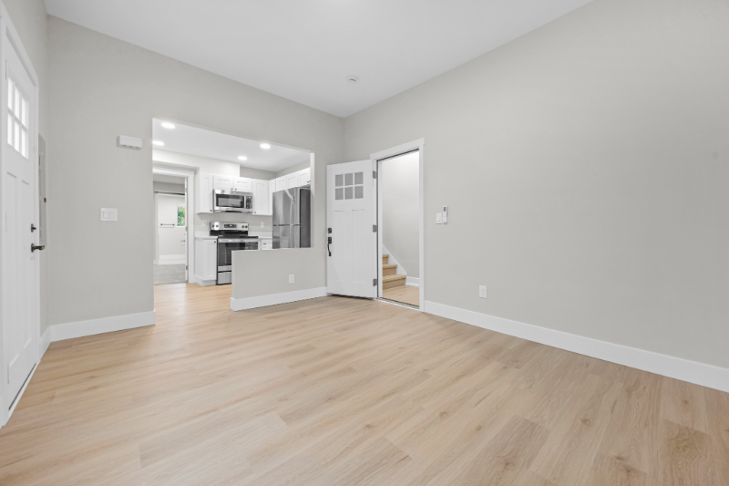 1412 23rd St #2 - Photo 3 of 17