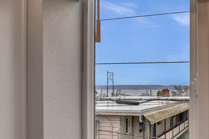 1412 23rd St #4 - Photo 2 of 16