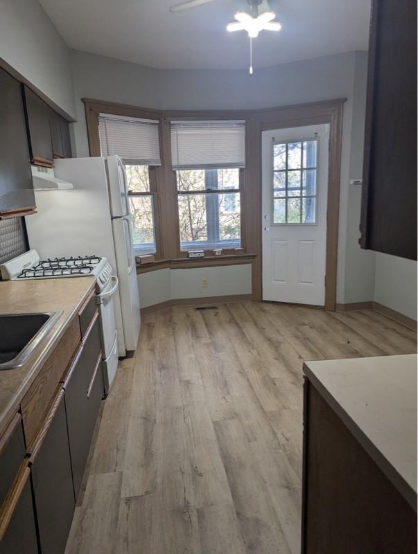 410 Tyson Pl - Photo 3 of 9