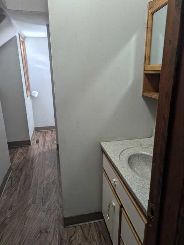 410 Tyson Pl - Photo 5 of 9