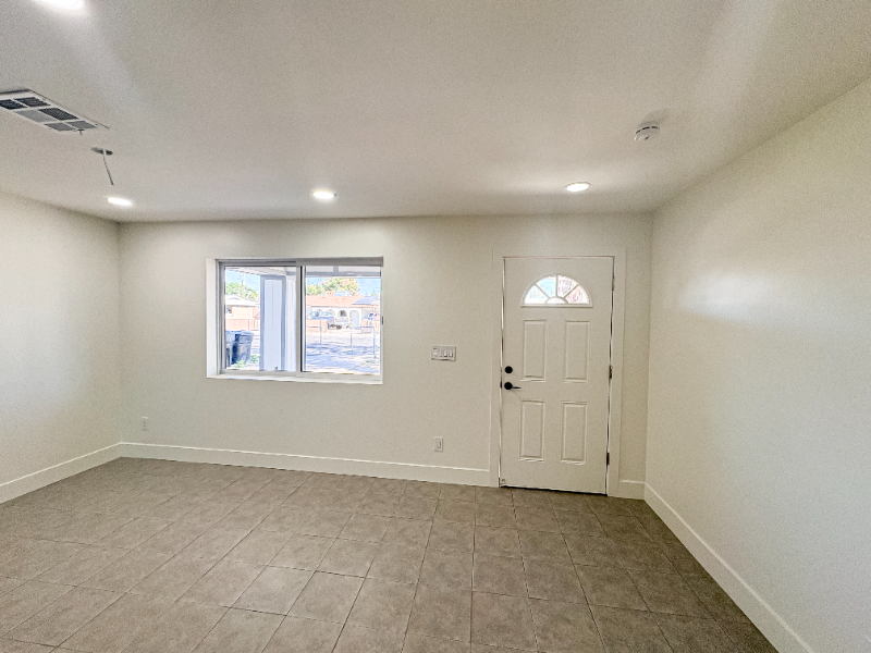 458 S Mulberry - Photo 2 of 20