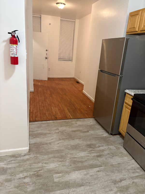 2351 N Park Ave #1 - Photo 5 of 9