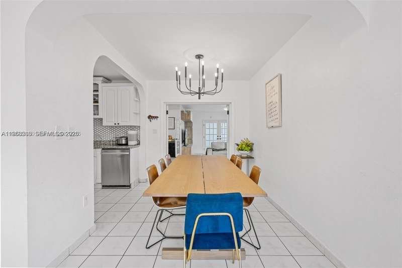 6418 Sw 39th Ter - Photo 3 of 11