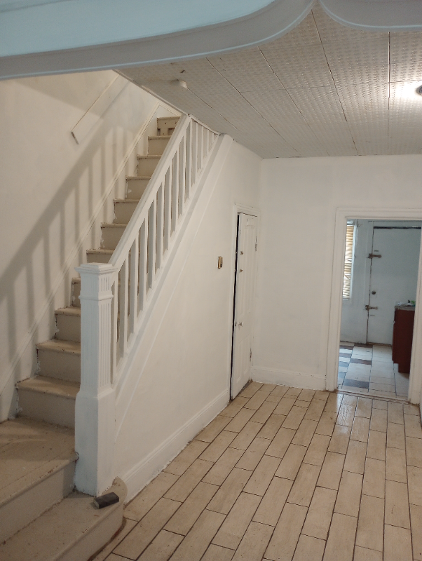 W Juniata St - Photo 2 of 9