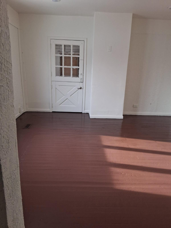 1710 12th St - Photo 5 of 10