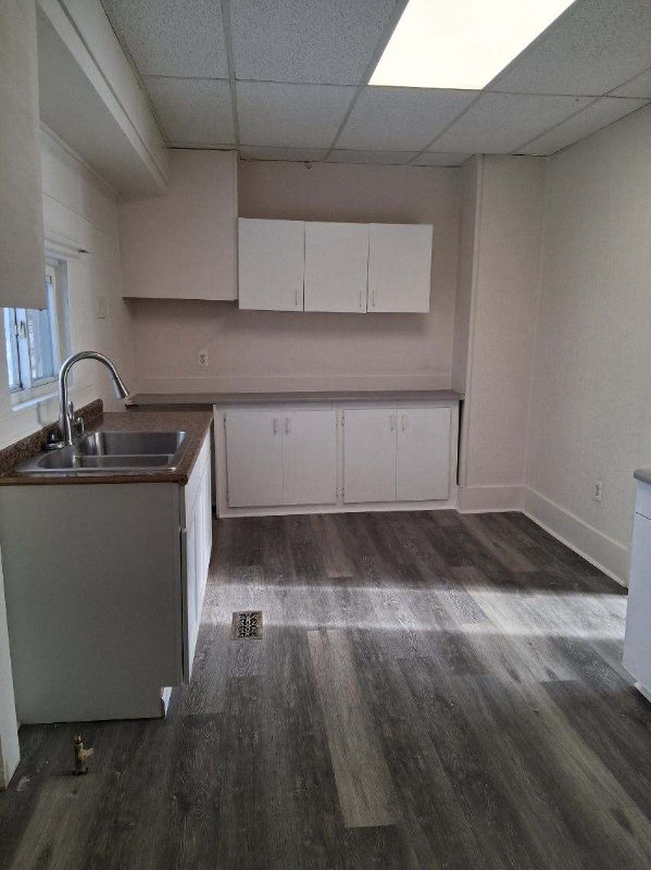 1710 12th St - Photo 7 of 10