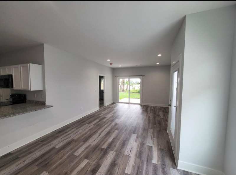 5450 Colburn Ct E - Photo 7 of 12