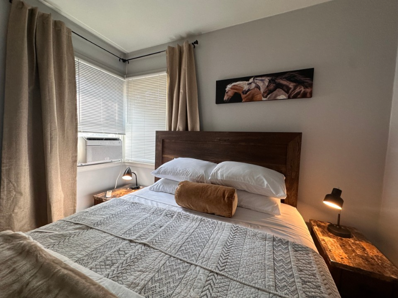 223 S Thurmond St - Photo 2 of 6