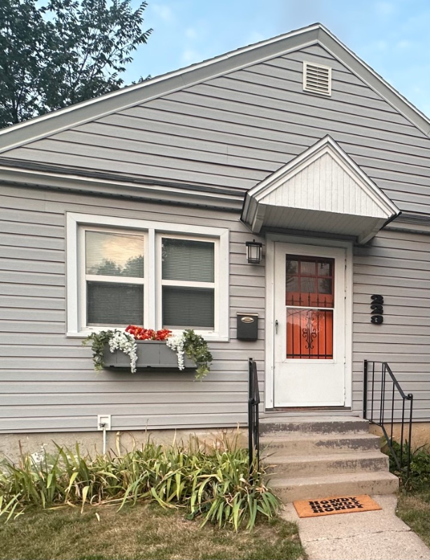 223 S Thurmond St - Photo 3 of 6