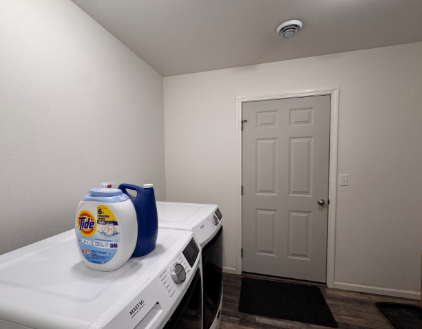 1863 Willow Ave - Photo 2 of 9