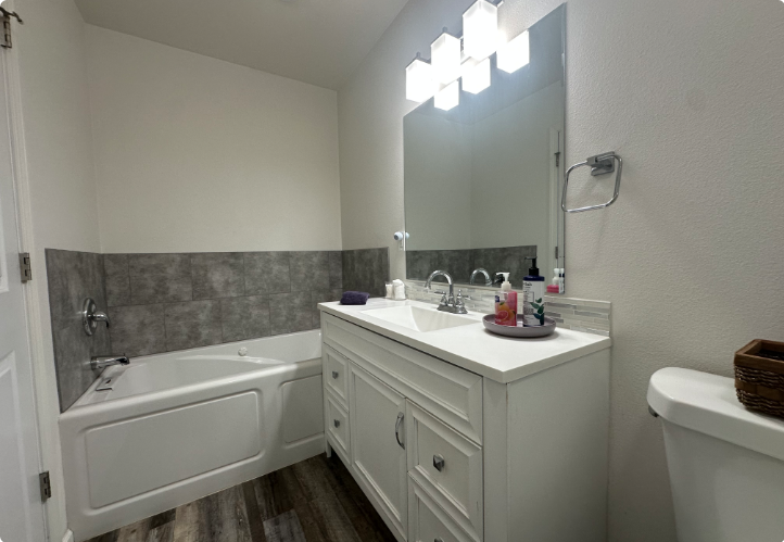 1863 Willow Ave - Photo 3 of 9