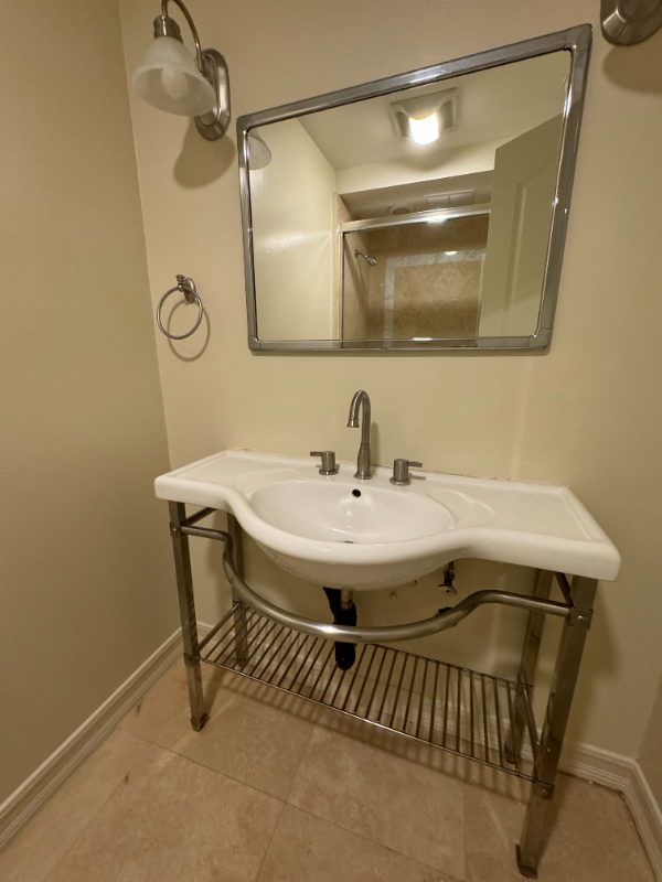 1937 Pelham Ave #2 - Photo 7 of 9