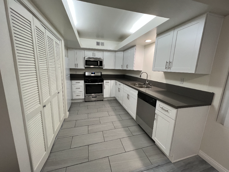 1600 S Bentley Ave #3 - Photo 2 of 13