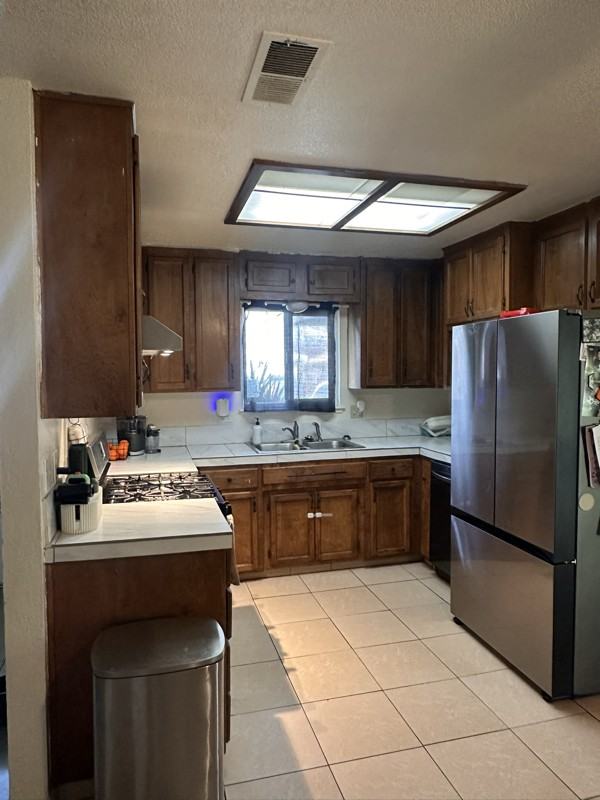 930 Hartley Ln - Photo 6 of 8