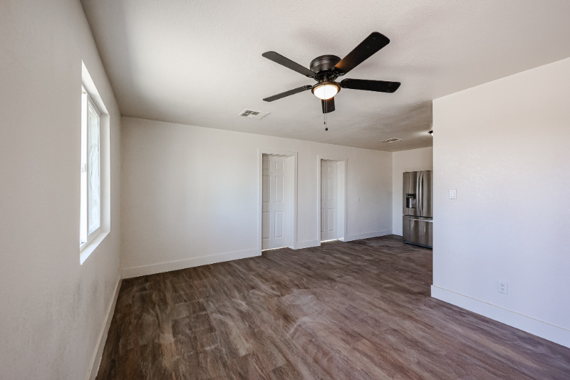 4446 S 36th Ave - Photo 2 of 12