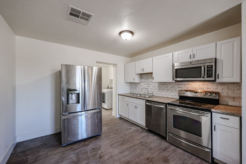 4446 S 36th Ave - Photo 3 of 12