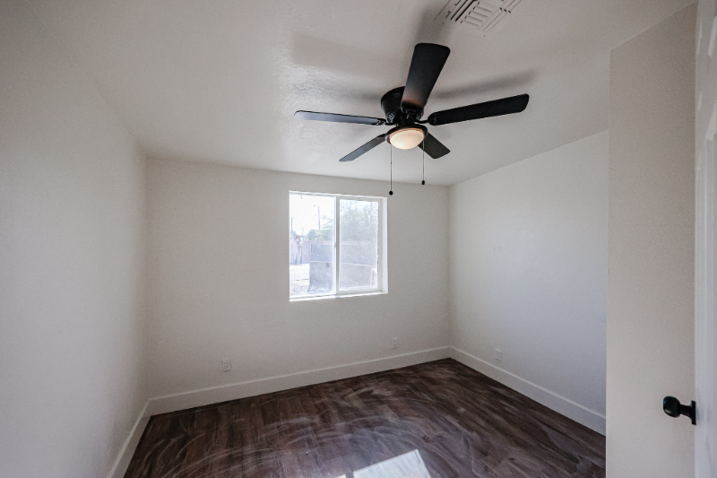 4446 S 36th Ave - Photo 6 of 12