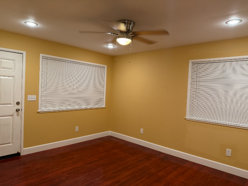 1621 Hobson Ave - Photo 3 of 16