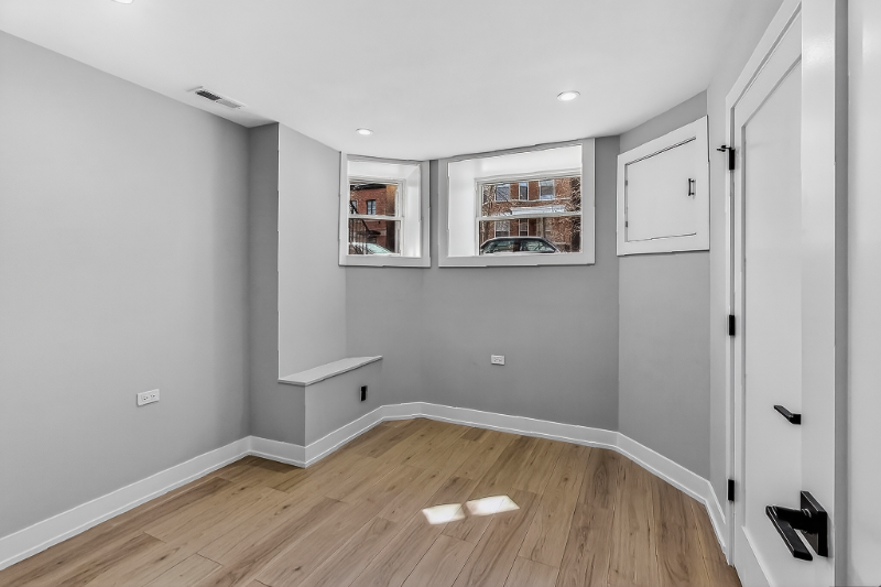 2451 N Albany Ave #G - Photo 5 of 11