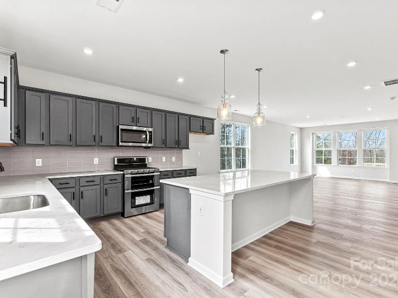 7105 Brookview Ln - Photo 5 of 20