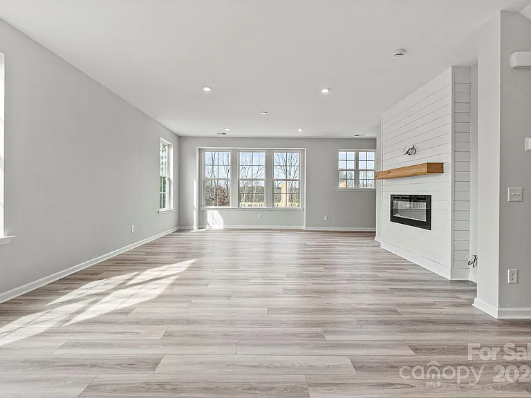 7105 Brookview Ln - Photo 6 of 20