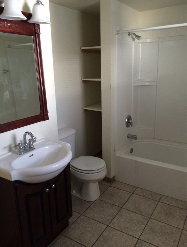 1611 Charles St - Photo 5 of 11