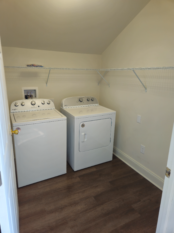 3124 William Penn Hwy #2ndFLAPT - Photo 4 of 11