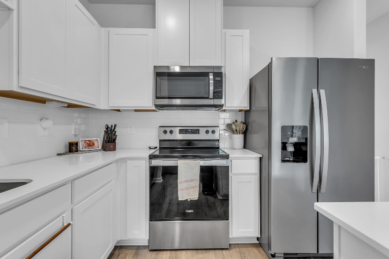 1301 Walker Way - Photo 3 of 11