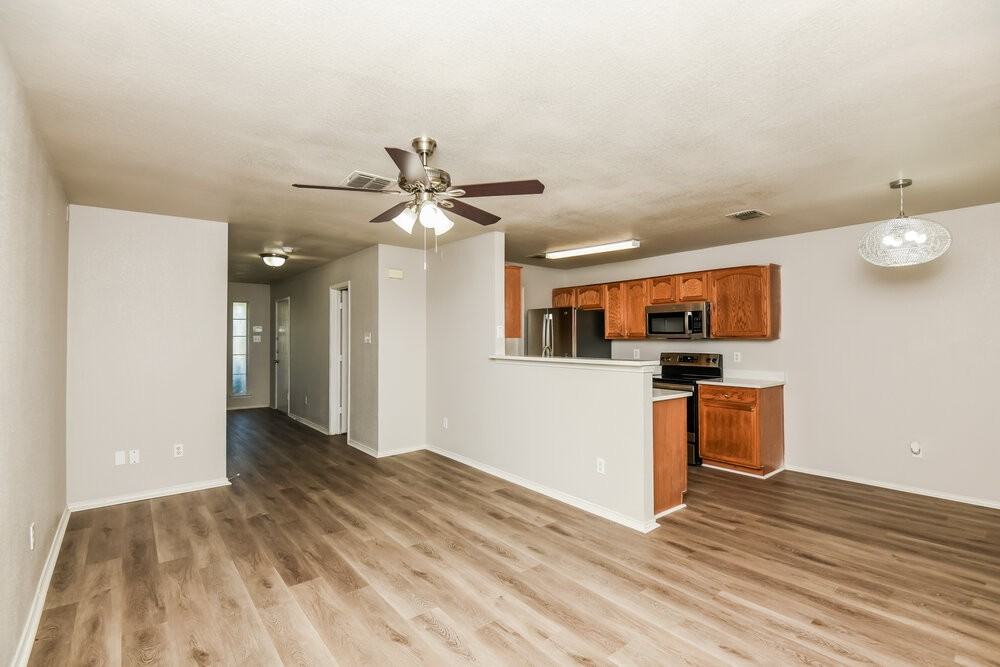 1528 Pine Ln - Photo 5 of 17