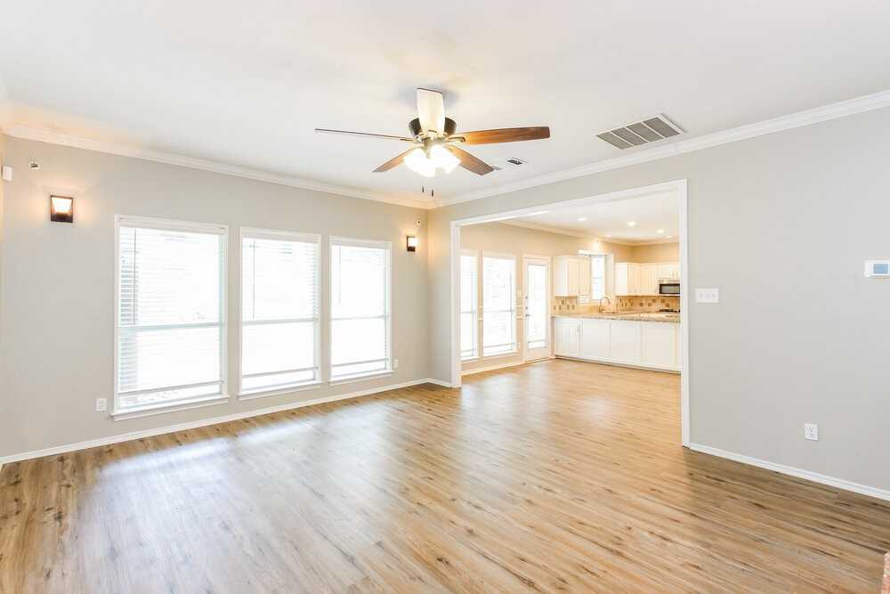 1804 Sandalwood Ln - Photo 6 of 17