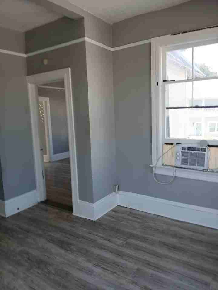 321 Oak St #4 - Photo 3 of 6