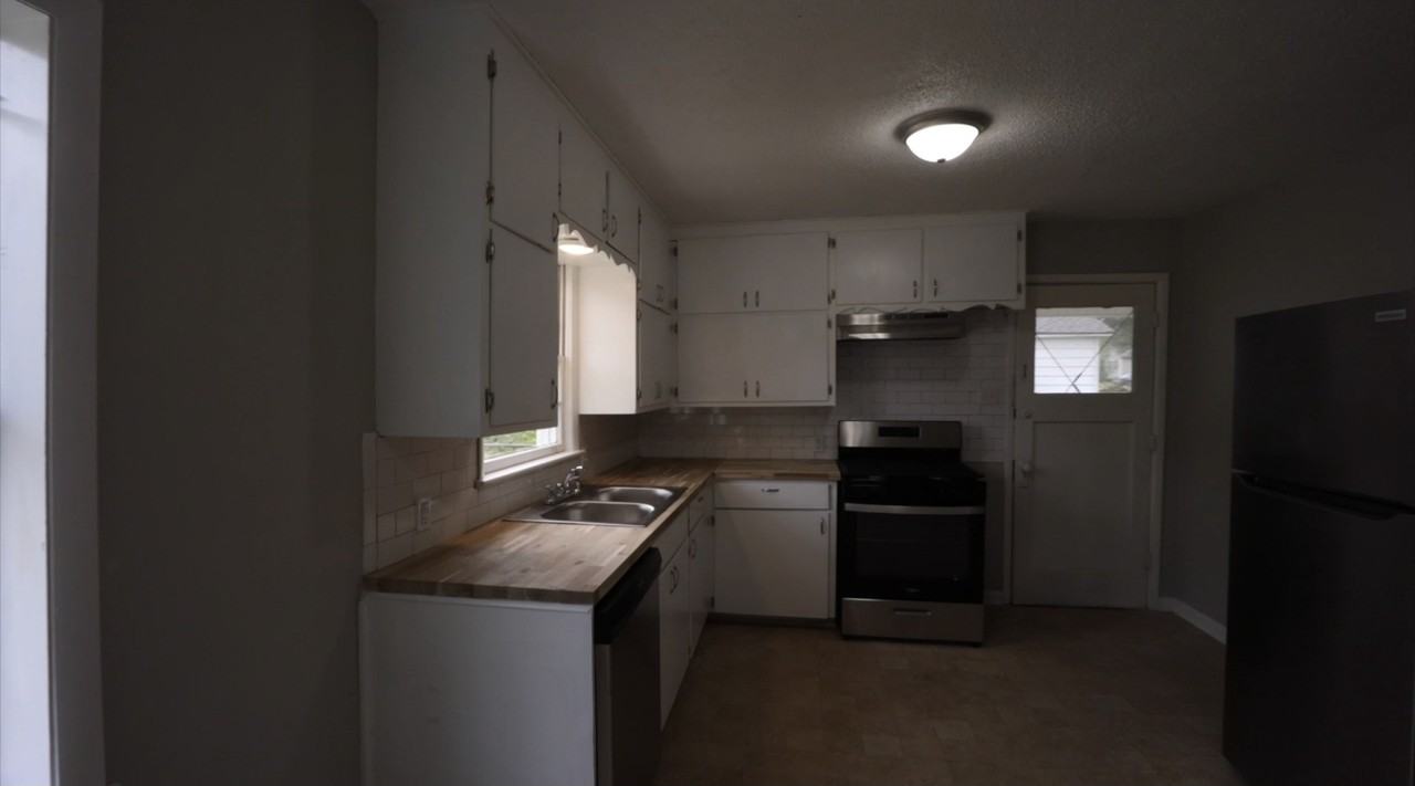 4006 S 18th St - Photo 2 of 5