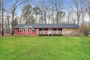 featured image of 124 S Live Oak Ct