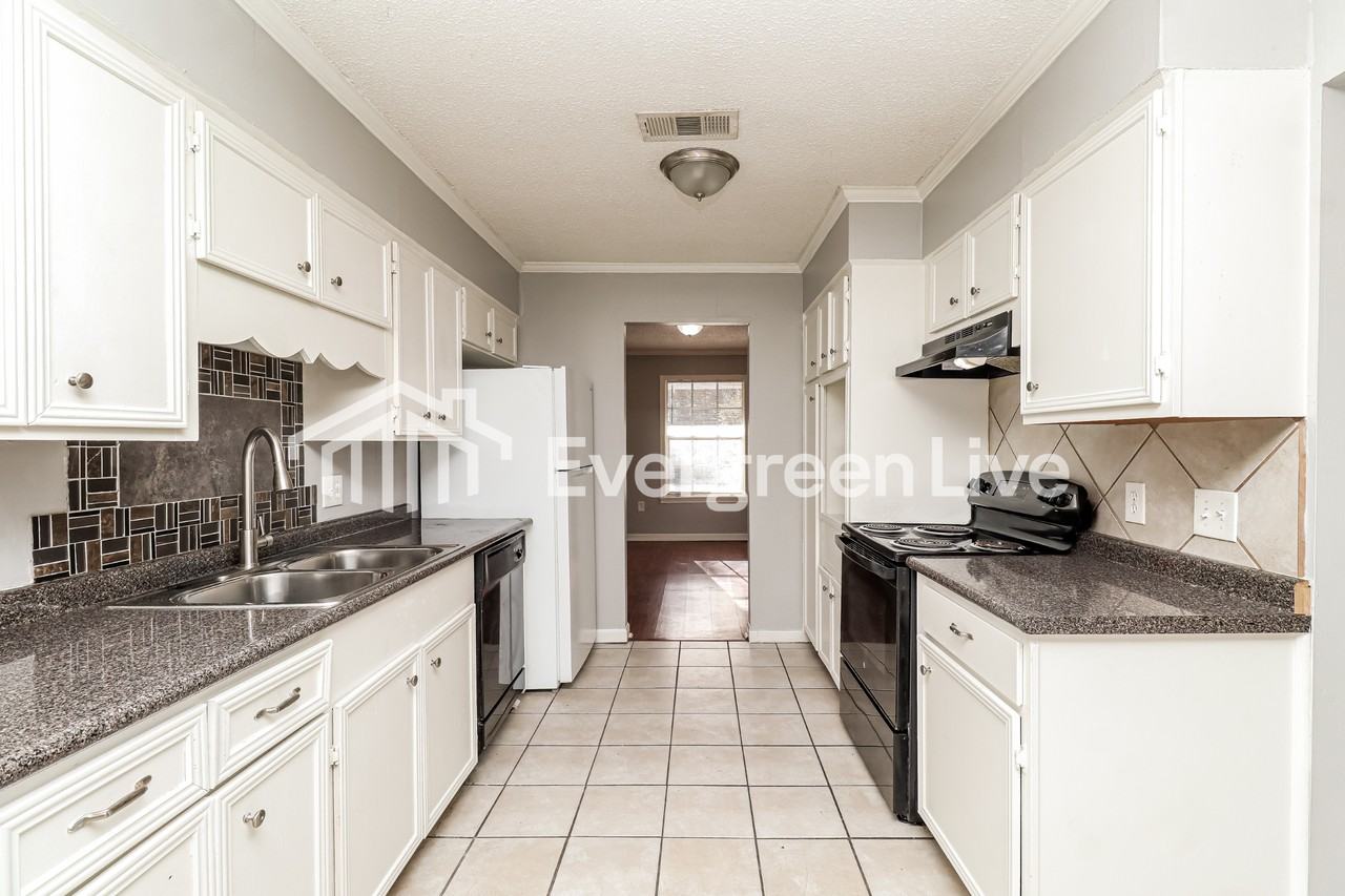 1012 E Northside Dr - Photo 6 of 15