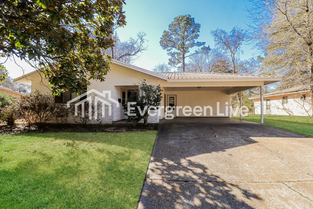 223 Sun Dr - Photo 2 of 15